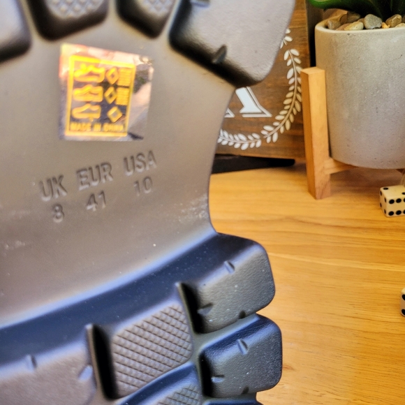 Extreme Chunky Sole Calf High Chelsea Boots - Picture 7 of 10